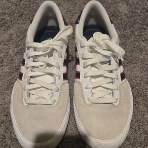 Adidas Men’s White Low-Top Sneakers with Navy & Red Stripes Size 10